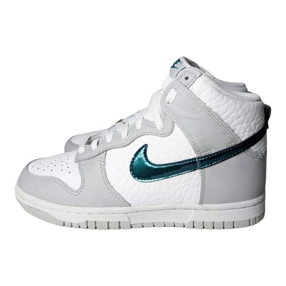 NWOB NIKE Dunk High 'FLS' Sneakers Size 6 - Picture 2 of 9